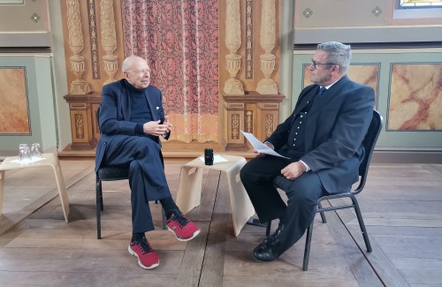 https://www.literaturportal-bayern.de/images/lpbblogs/DeJud-Gespraeche/Seligmann_Wolf_1_500.jpg#joomlaImage://local-images/lpbblogs/DeJud-Gespraeche/Seligmann_Wolf_1_500.jpg?width=500&height=325