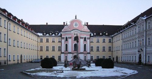 https://www.literaturportal-bayern.de/images/lpbblogs/autorblog/2018/klein/Metten_Abbey_500.jpg