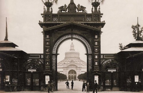 https://www.literaturportal-bayern.de/images/lpbblogs/autorblog/2025/Bayern-Japan/Eingangstor_Weltausstellung_1873_500.jpg#joomlaImage://local-images/lpbblogs/autorblog/2025/Bayern-Japan/Eingangstor_Weltausstellung_1873_500.jpg?width=500&height=325