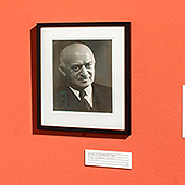 images/lpbblogs/autorblog/2025/klein/Schocken-Ausstellung-JM-25-1_170.jpg#joomlaImage://local-images/lpbblogs/autorblog/2025/klein/Schocken-Ausstellung-JM-25-1_170.jpg?width=170&height=170