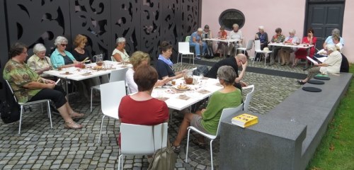 https://www.literaturportal-bayern.de/images/lpbblogs/instblog/2017/klein/Salon-am-08.07.2017_kl.jpg