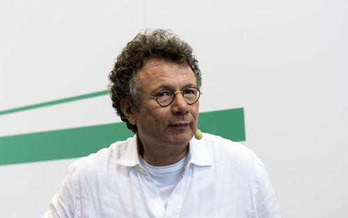 https://www.literaturportal-bayern.de/images/lpbblogs/instblog/2019/klein/Ingo_SchulzeFrankfurterBuchmesse2017_500.jpg