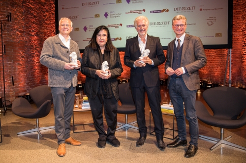 https://www.literaturportal-bayern.de/images/lpbblogs/instblog/2021/klein/Bayerischer_Buchpreis_2021_500.jpg