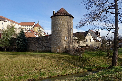 https://www.literaturportal-bayern.de/images/lpbblogs/instblog/2023/klein/Turm_SulzbachRosenbergArchiv_500.jpg