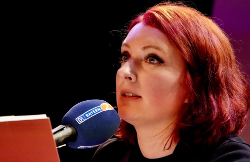 https://www.literaturportal-bayern.de/images/lpbblogs/instblog/2024/Klein/Slata%20Roschal%202024_500.jpg#joomlaImage://local-images/lpbblogs/instblog/2024/Klein/Slata Roschal 2024_500.jpg?width=500&height=325