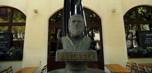 https://www.literaturportal-bayern.de/images/lpbblogs/loge/klein/loge402_paulaner_500.jpg