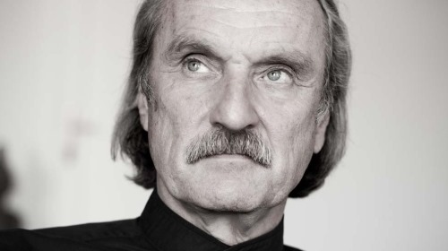 https://www.literaturportal-bayern.de/images/lpbblogs/redaktion/2018/klein/Ransmayer500.jpg