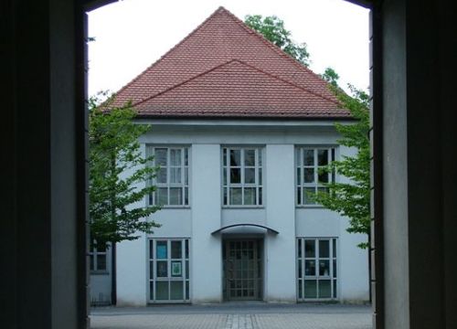 https://www.literaturportal-bayern.de/images/lpbinstitutions/_big/ansb_schlossb_ansicht_500.jpg#joomlaImage://local-images/lpbinstitutions/_big/ansb_schlossb_ansicht_500.jpg?width=500&height=360
