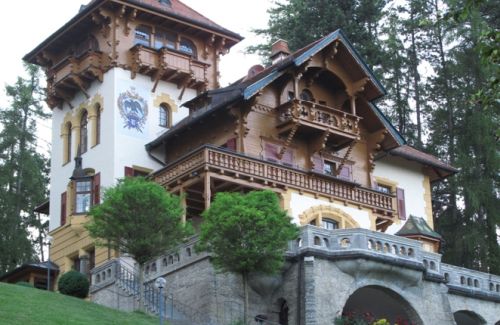 https://www.literaturportal-bayern.de/images/lpbinstitutions/_big/feldaf_villawaldb_500.jpg#joomlaImage://local-images/lpbinstitutions/_big/feldaf_villawaldb_500.jpg?width=500&height=325