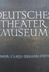 https://www.literaturportal-bayern.de/images/lpbinstitutions/coverflow/theatermuseum_klein.jpg