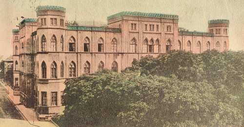 https://www.literaturportal-bayern.de/images/lpbplaces/2022/klein/May-Spaziergang_22Wittelsbacher-Palais-3_500.jpg
