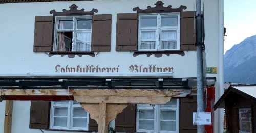 https://www.literaturportal-bayern.de/images/lpbplaces/2024/klein/oberstdorf_Tafel8_500.jpg#joomlaImage://local-images/lpbplaces/2024/klein/oberstdorf_Tafel8_500.jpg?width=500&height=261