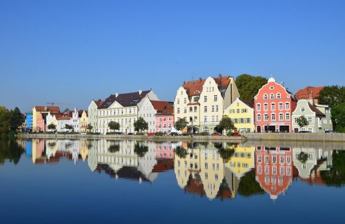 https://www.literaturportal-bayern.de/images/lpbplaces/Landshut_Pixabay_500.jpg#joomlaImage://local-images/lpbplaces/Landshut_Pixabay_500.jpg?width=500&height=325
