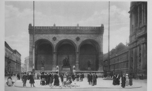 https://www.literaturportal-bayern.de/images/lpbplaces/Odeonsplatz_klein.jpg