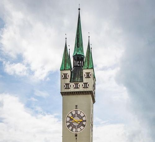 https://www.literaturportal-bayern.de/images/lpbplaces/Straubing_Pixabay_500.jpg#joomlaImage://local-images/lpbplaces/Straubing_Pixabay_500.jpg?width=500&height=458