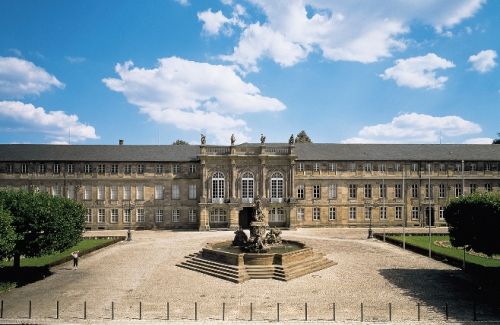 https://www.literaturportal-bayern.de/images/lpbplaces/bayr_neuesschloss_stadtbayreuth_500_2.jpg#joomlaImage://local-images/lpbplaces/bayr_neuesschloss_stadtbayreuth_500_2.jpg?width=500&height=325
