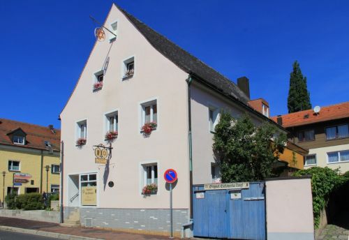 https://www.literaturportal-bayern.de/images/lpbplaces/erbendorf_braeugasse_schillerhaus02_500.jpg#joomlaImage://local-images/lpbplaces/erbendorf_braeugasse_schillerhaus02_500.jpg?width=500&height=344