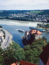 https://www.literaturportal-bayern.de/images/lpbplaces/passau_dreifluesse_passautourismusev_164.jpg