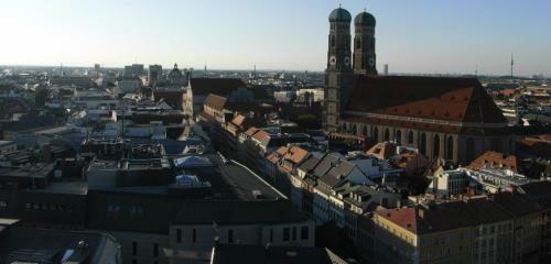 https://www.literaturportal-bayern.de/images/lpbthemes/2014/klein/krimi_3.1Frauenkirche_FK_500.jpg