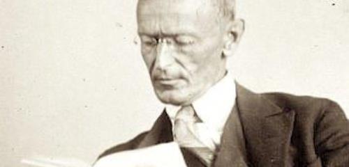 https://www.literaturportal-bayern.de/images/lpbthemes/2014/klein/liebespaare_Hermann_Hesse_1927_Photo_Gret_Widmann_500.jpg