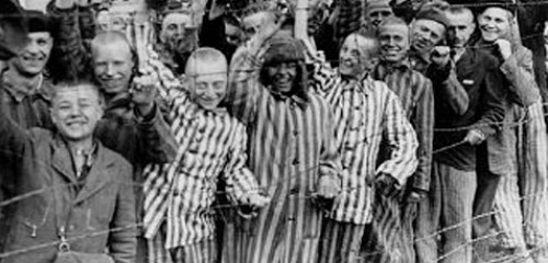 https://www.literaturportal-bayern.de/images/lpbthemes/2015/klein/kz_Prisoners_liberation_dachau_500.jpg