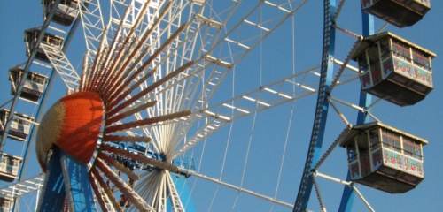 https://www.literaturportal-bayern.de/images/lpbthemes/wiesn_riesenrad_mon.jpg